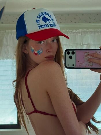 Full leaked Larsen thompson page private onlyfans photo
