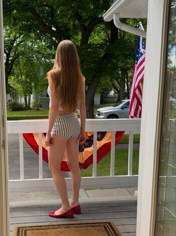Full leaked Larsen thompson page private onlyfans photo