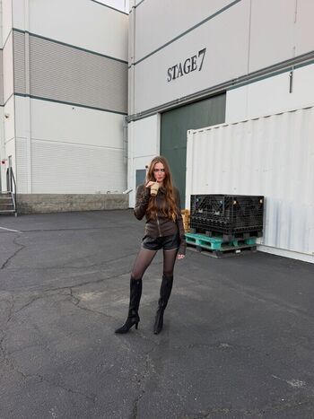 Full leaked Larsen thompson page private onlyfans photo