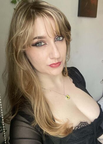 lasciviouslace