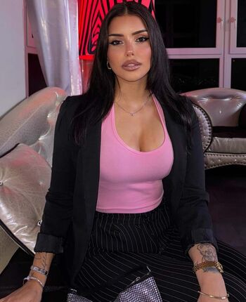 Full leaked Laura anna private onlyfans photo