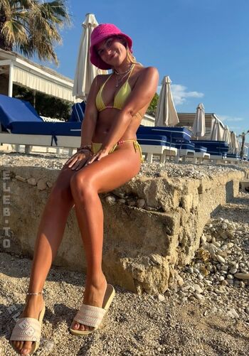Full leaked Laura l private onlyfans photo