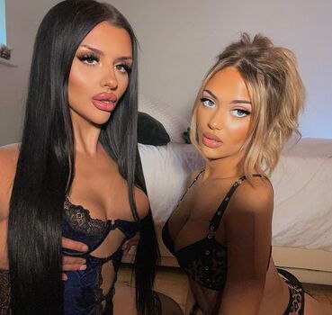 Full leaked Laurawaifuu private onlyfans photo