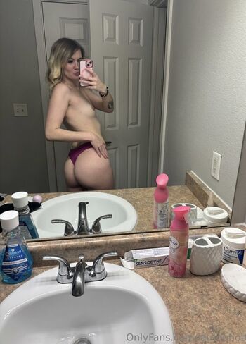 Full leaked Laurenhottie private onlyfans photo