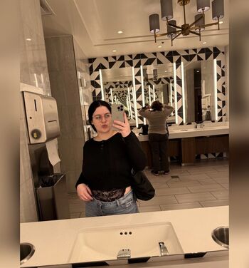 Full leaked Lauvlylu private onlyfans photo