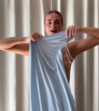 Full leaked Leah violet page private onlyfans photo