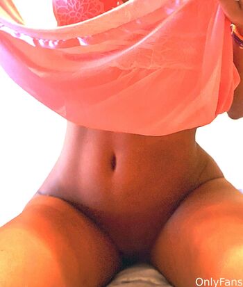 Full leaked Leilianna solis private onlyfans photo