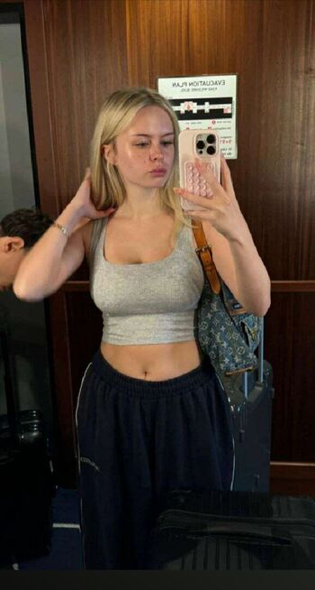 Full leaked Leni marie private onlyfans photo