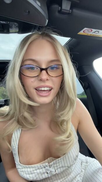 Full leaked Leni marie private onlyfans photo
