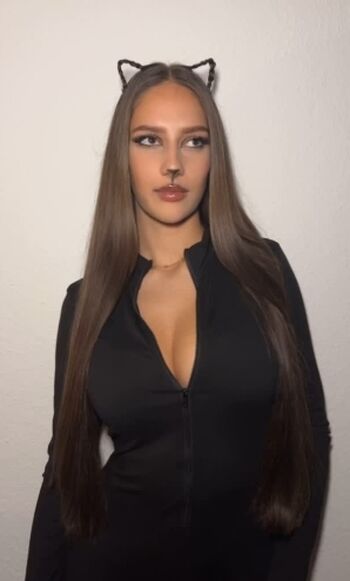 Full leaked Leni pntr private onlyfans photo