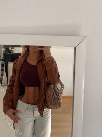 Full leaked Leni zkm page private onlyfans photo