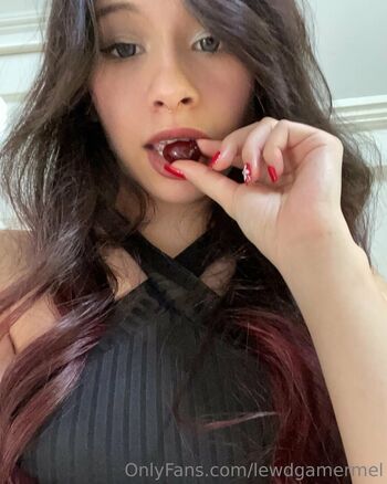 Full leaked Lewdgamermel private onlyfans photo