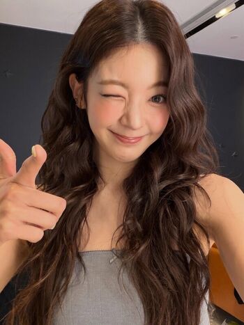 lia_loves___