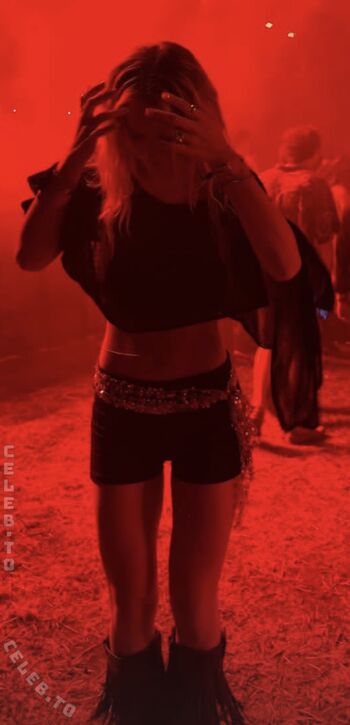 Full leaked Lilligloria private onlyfans photo