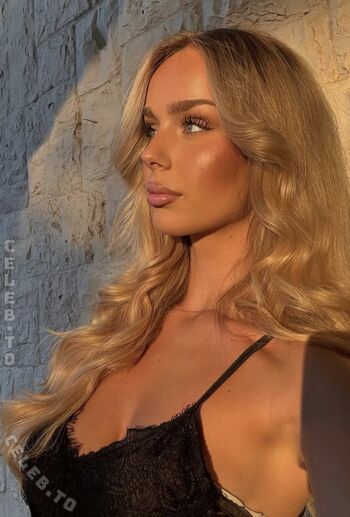 Full leaked Lilligloria private onlyfans photo
