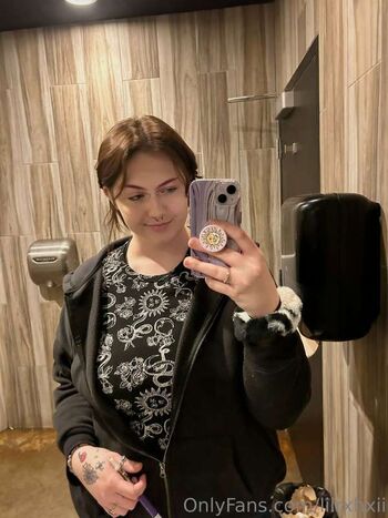Full leaked Lilrxhxii private onlyfans photo