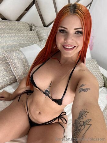Full leaked Lily blossom page private onlyfans photo
