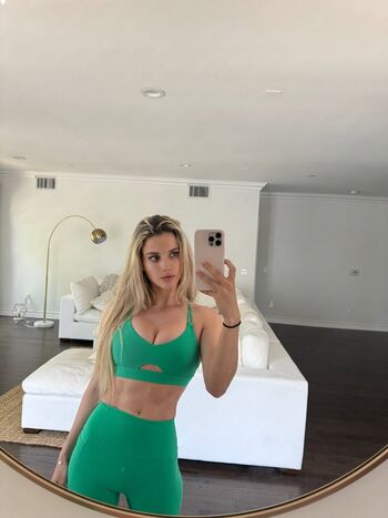 Full leaked Lindsay brewer private onlyfans photo