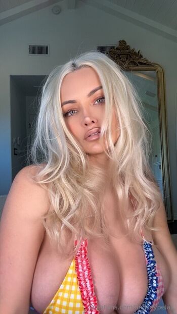 Full leaked Lindsay pelas page private onlyfans photo