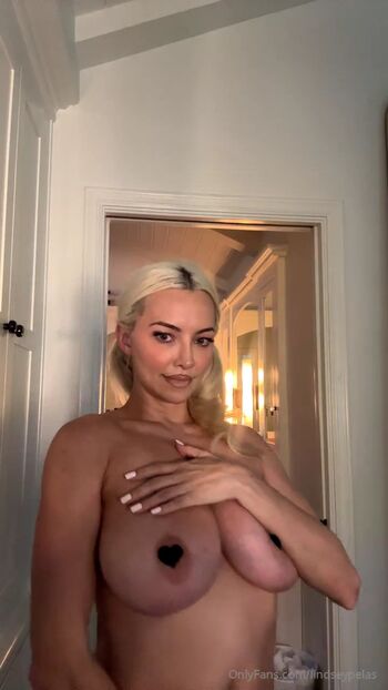 Full leaked Lindsay pelas page private onlyfans photo