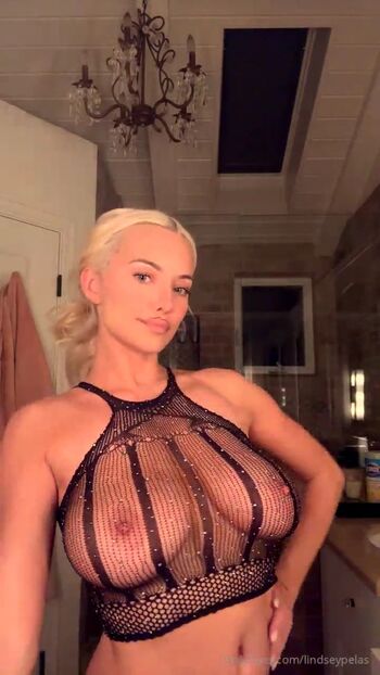 Lindsey Pelas