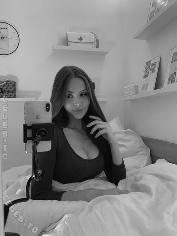 Full leaked Lizezki private onlyfans photo