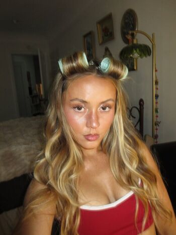 Full leaked Lollyzlexi private onlyfans photo