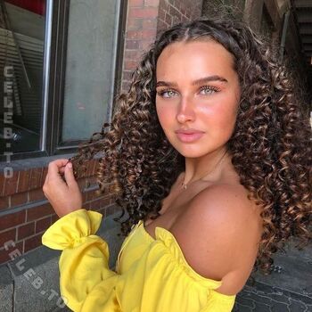 Full leaked Louisa jindaoui private onlyfans photo