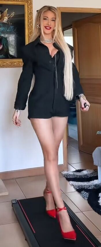 Full leaked Loukaki page private onlyfans photo