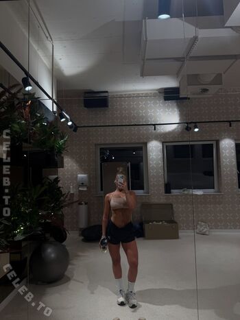 Full leaked Loulou fbl page private onlyfans photo