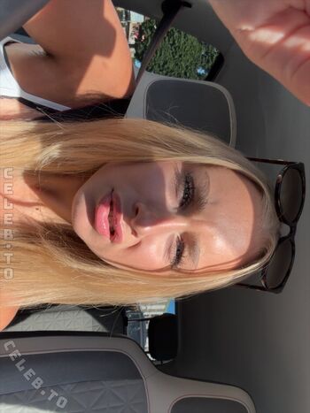 Full leaked Loulou fbl page private onlyfans photo
