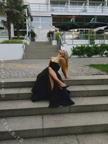 Full leaked Loulou fbl private onlyfans photo