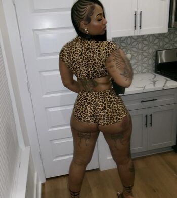 Lovely_kayy223