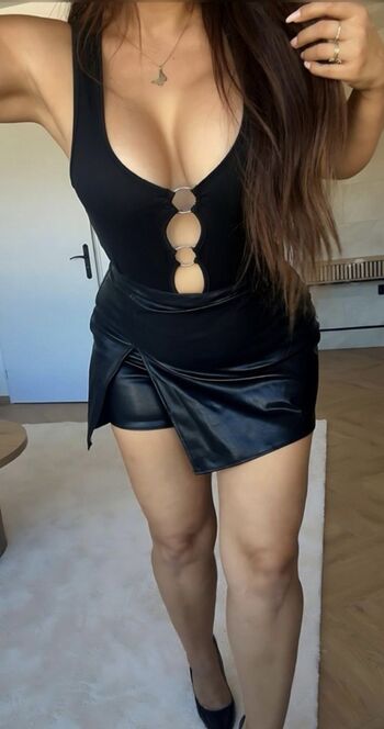 Full leaked Lucieg momlife private onlyfans photo