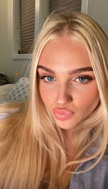 Full leaked Lumibloom private onlyfans photo