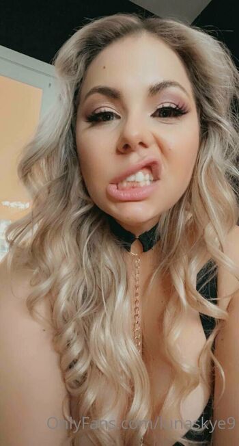 Full leaked Lunaskye  page private onlyfans photo