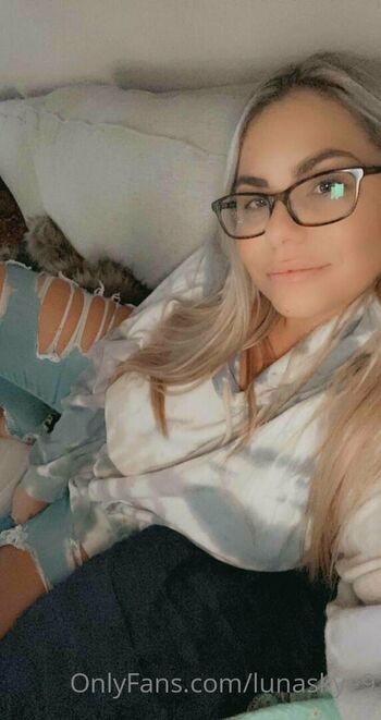 Full leaked Lunaskye private onlyfans photo