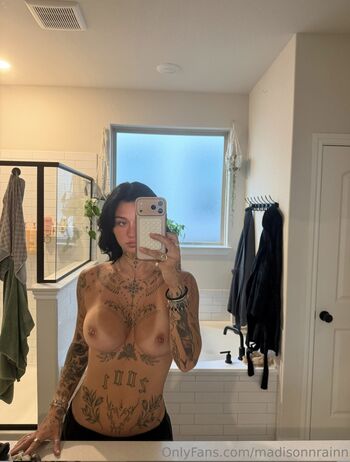 Full leaked Madisonnrainn private onlyfans photo