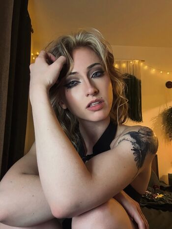 Full leaked Maisielynnie private onlyfans photo