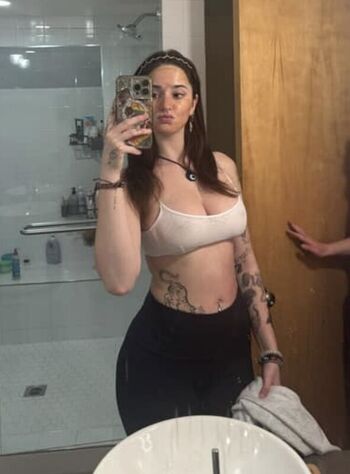 Full leaked Makenzie raine private onlyfans photo