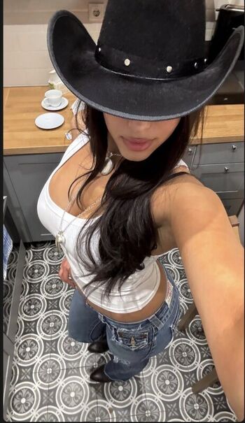 Full leaked Maryamazinani private onlyfans photo