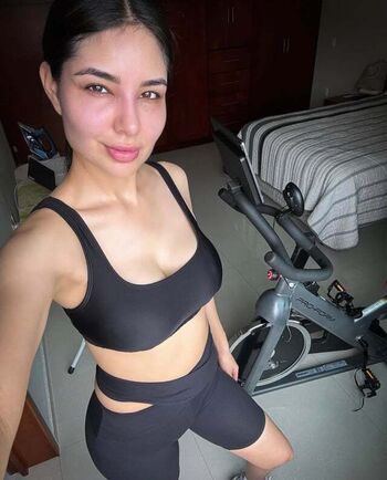 Full leaked Mexican girls page private onlyfans photo