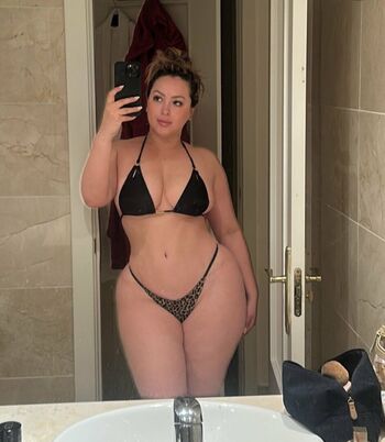 Miabellydancerofficial