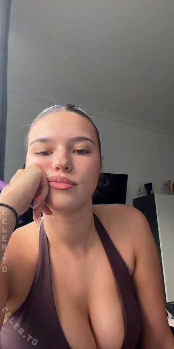 Full leaked Michakgu private onlyfans photo
