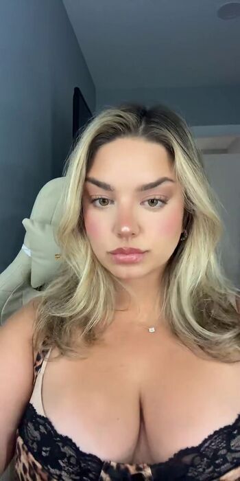 Full leaked Michhelleex private onlyfans photo