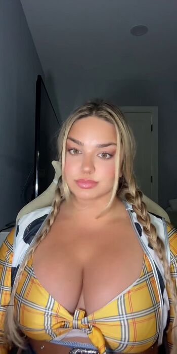 Full leaked Michhelleex private onlyfans photo
