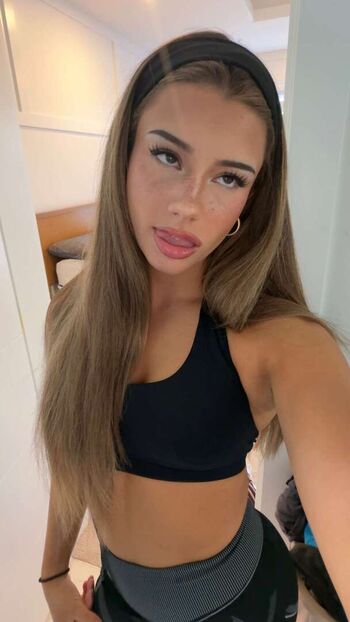 Mikayla Campinos