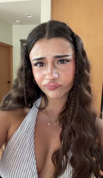 Mikayla Campinos