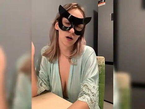 Full leaked Miras private onlyfans photo