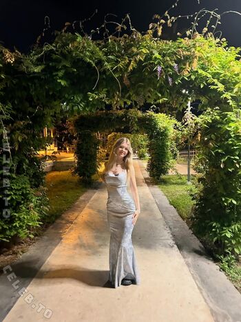 Full leaked Mishaplu private onlyfans photo